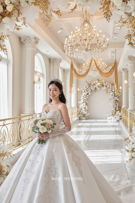 第九大道婚紗 AMAN ROYAL 台北婚紗出租攝影推薦｜英國品牌奢華夢幻白色婚紗，頂級氣勢桃心領華麗緞面大澎裙