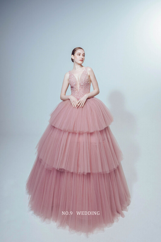 第九大道婚紗台北 COUTURE BRIDAL 精品婚紗，浪漫唯美粉色雙肩晚禮服，多層次紗裙，適合婚宴二進敬酒送客及高級禮服出租