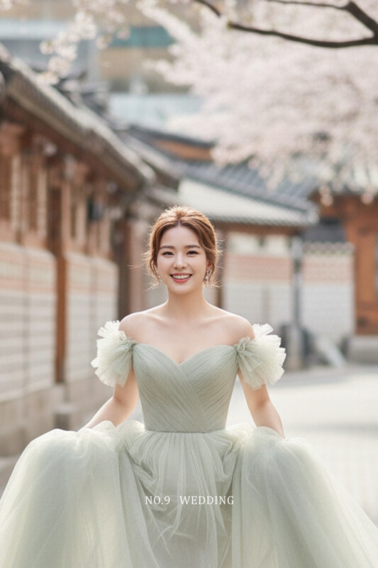 第九大道婚紗 HELENA SEOUL 台北手工婚紗｜歐美時裝風空氣感大澎裙禮服，文青時尚戶外街景新娘婚紗單租