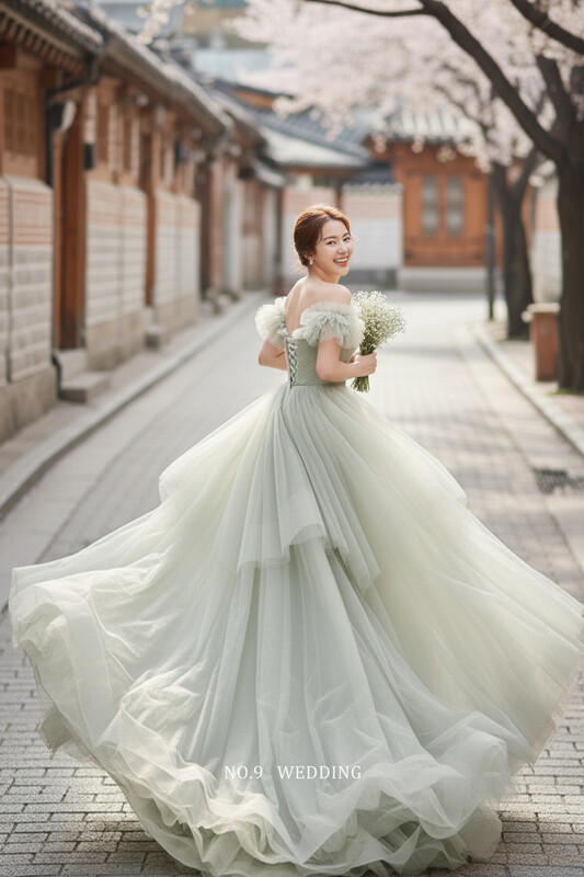 第九大道婚紗 HELENA SEOUL 台北婚紗推薦｜高定立體桃心領不限款禮服單租，美式復古光影綠色系敬酒送客晚禮服