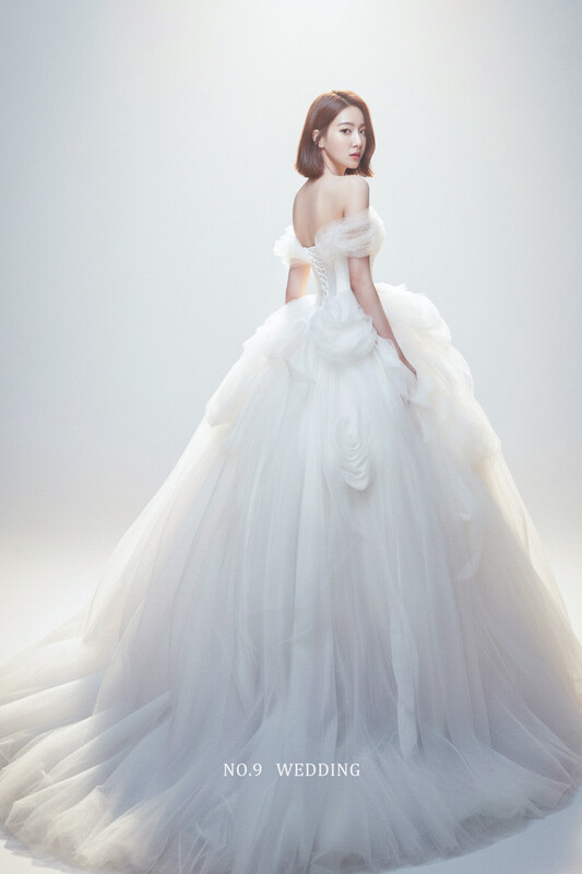 第九大道婚紗 HELENA SEOUL 台北韓國品牌婚紗，浪漫唯美桃心領白紗，華麗異材質多層次無亮面大澎裙婚紗照