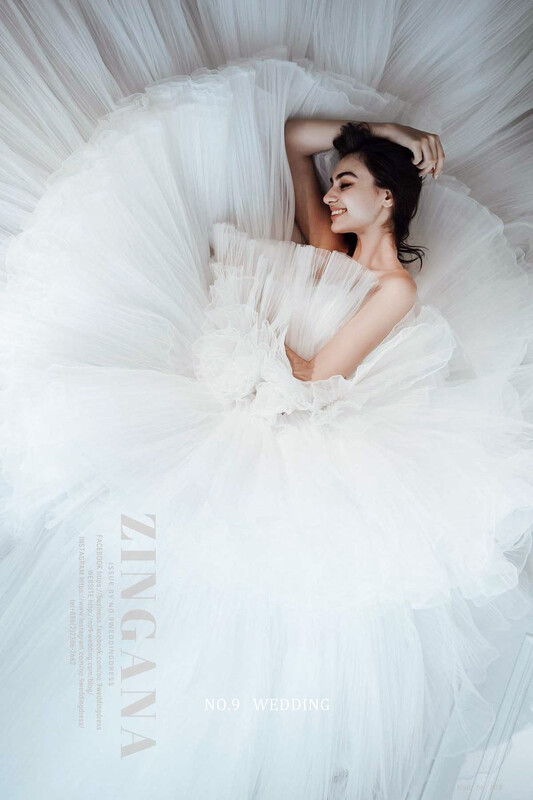 第九大道婚紗 ZINGANA 台北婚紗推薦｜極致唯美唯美躺姿微光白紗，不限款無痛升級自主自主婚紗包套全景