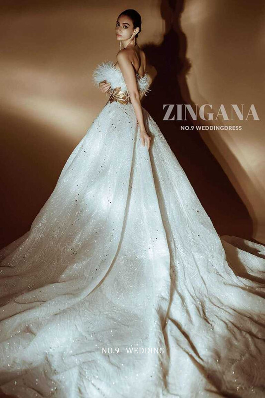 第九大道婚紗 ZINGANA 台北婚紗攝影｜赫本風性感美背鏤空鑽亮大擺裙，宴會廳進場聚焦拍照款單租推薦