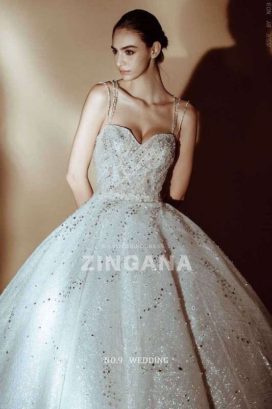第九大道婚紗 台北 ZINGANA 以色列品牌白色桃心領細肩帶亮鑽澎裙白紗，新娘展現奢華夢幻高級訂製婚紗質感